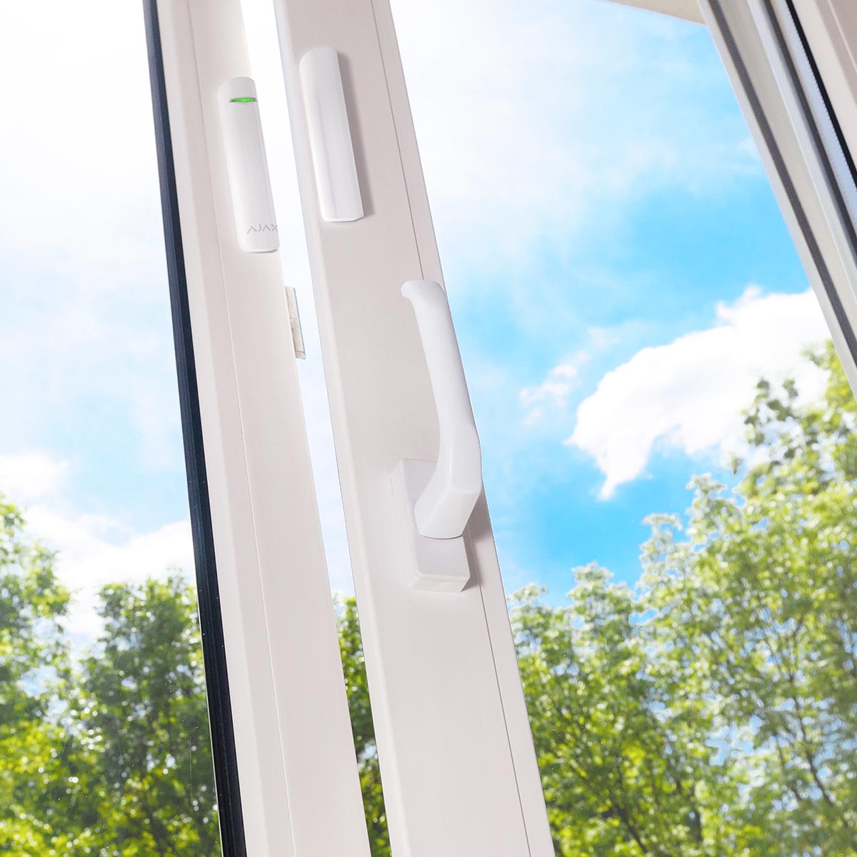 ajax-door-protect-white