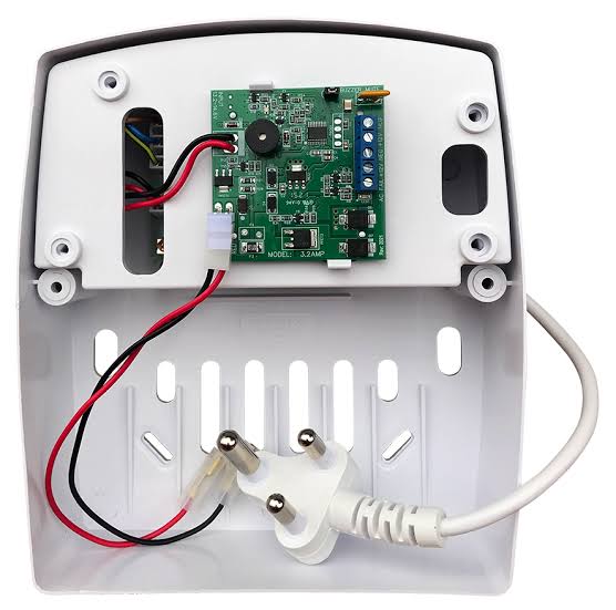sherlotronics-battery-backup-power-supply-3-2amp